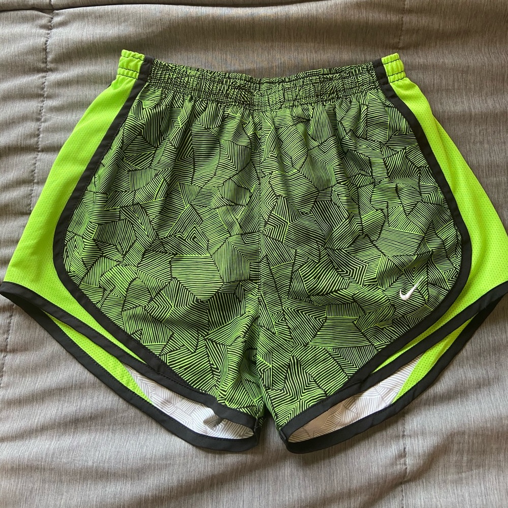 Nike Tempo Shorts XS Green